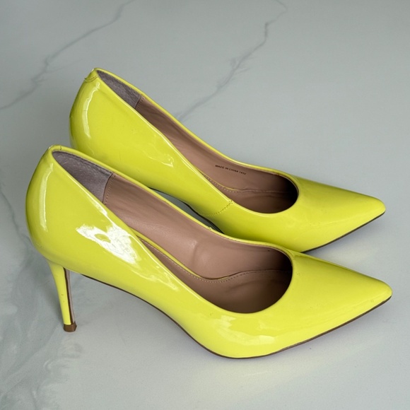 Steve Madden Luiza Neon Patent Leather Pumps in Citron - Picture 2 of 8